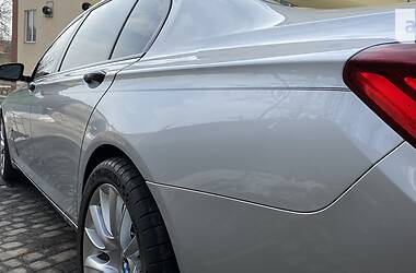 Седан BMW 7 Series 2014 в Умані