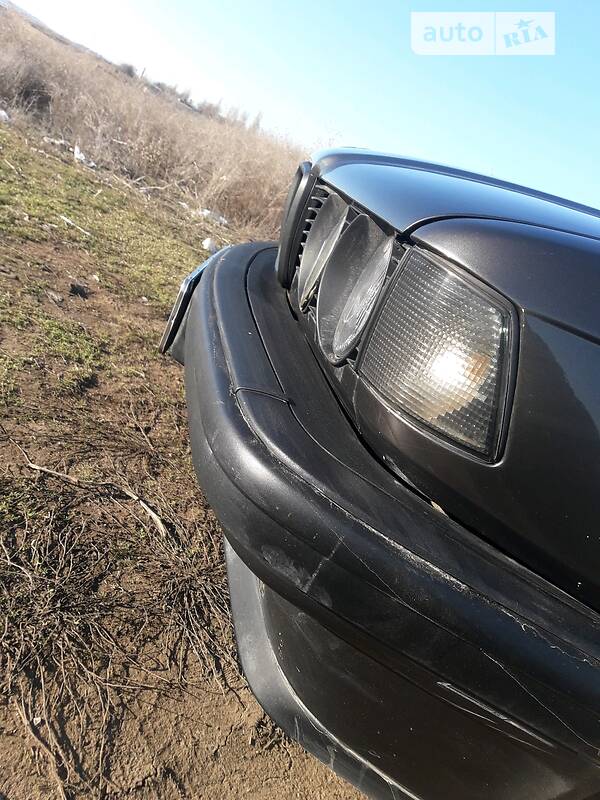 Седан BMW 7 Series 1987 в Одессе