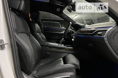 Седан BMW 7 Series 2017 в Киеве