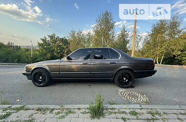 Седан BMW 7 Series 1990 в Черновцах