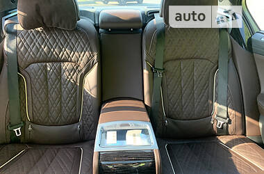 Седан BMW 7 Series 2022 в 