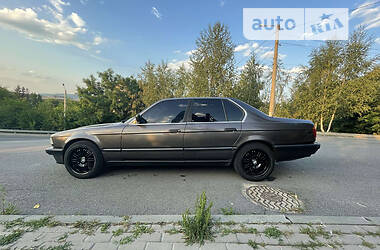 Седан BMW 7 Series 1990 в Чернівцях