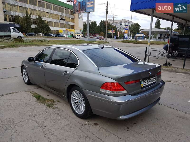 Седан BMW 7 Series 2003 в Новомосковську