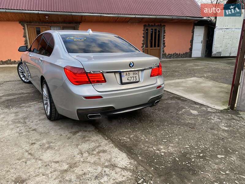 Седан BMW 7 Series 2011 в 