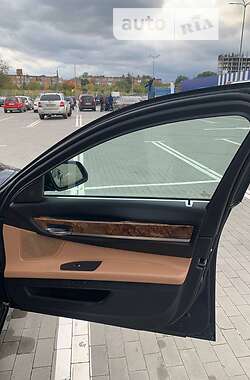 Седан BMW 7 Series 2013 в Умани
