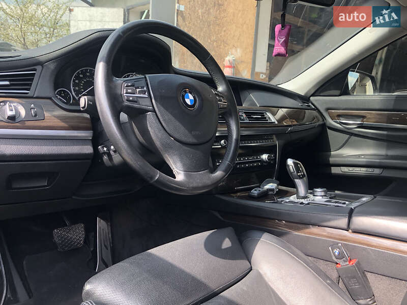 Седан BMW 7 Series 2010 в Івано-Франківську