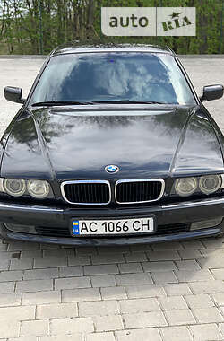 Седан BMW 7 Series 2000 в 