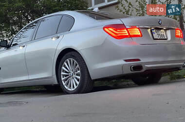 Седан BMW 7 Series 2011 в 