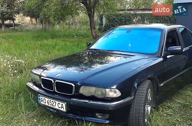 Седан BMW 7 Series 2000 в Тячеве