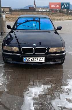 Седан BMW 7 Series 2000 в Тячеве