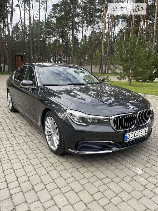 Седан BMW 7 Series 2016 в Новояворівську