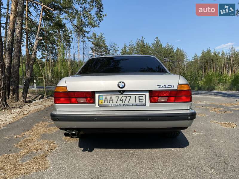 Седан BMW 7 Series 1993 в Киеве