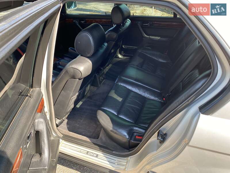 Седан BMW 7 Series 1993 в Киеве