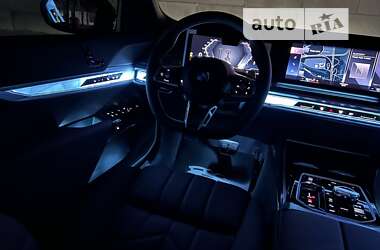 Седан BMW 7 Series 2023 в 