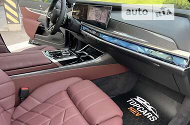 Седан BMW 7 Series 2023 в 