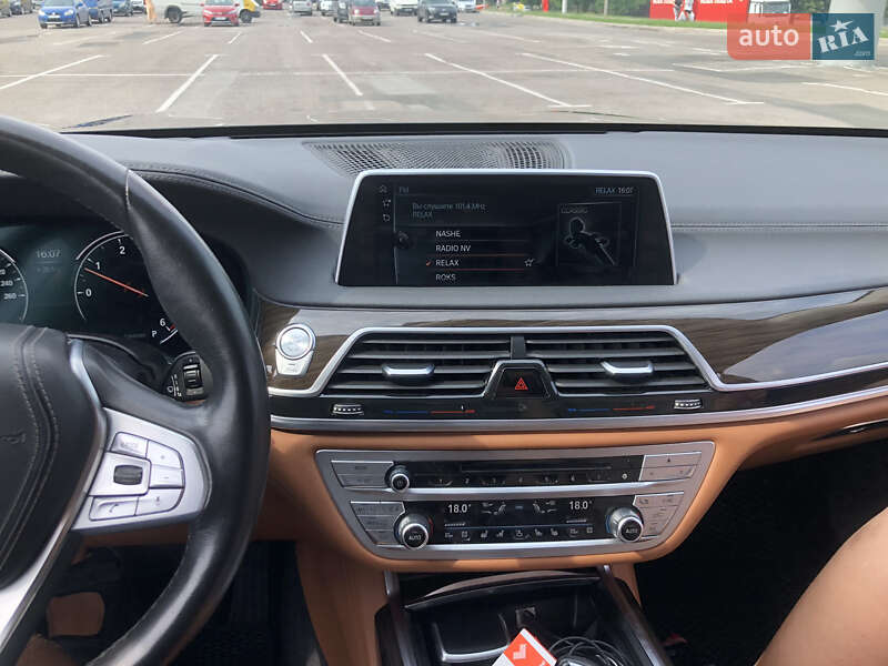Седан BMW 7 Series 2015 в Рівному