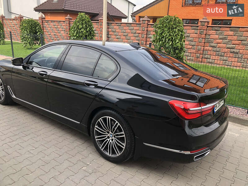 Седан BMW 7 Series 2015 в Рівному