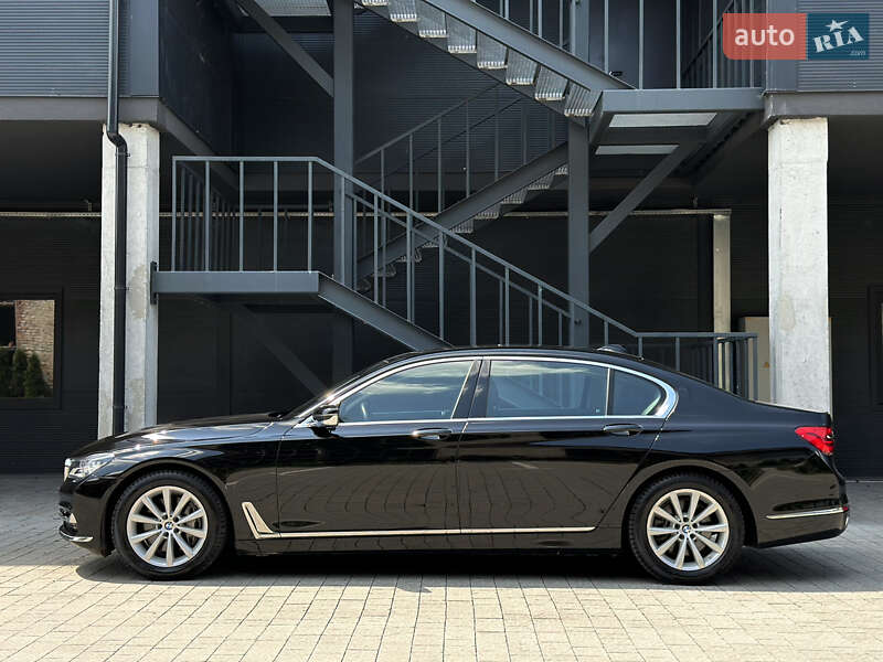 Седан BMW 7 Series 2018 в Львове