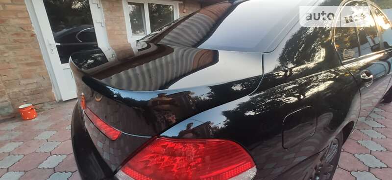 Седан BMW 7 Series 2004 в Романіву