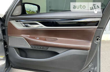 Седан BMW 7 Series 2020 в 