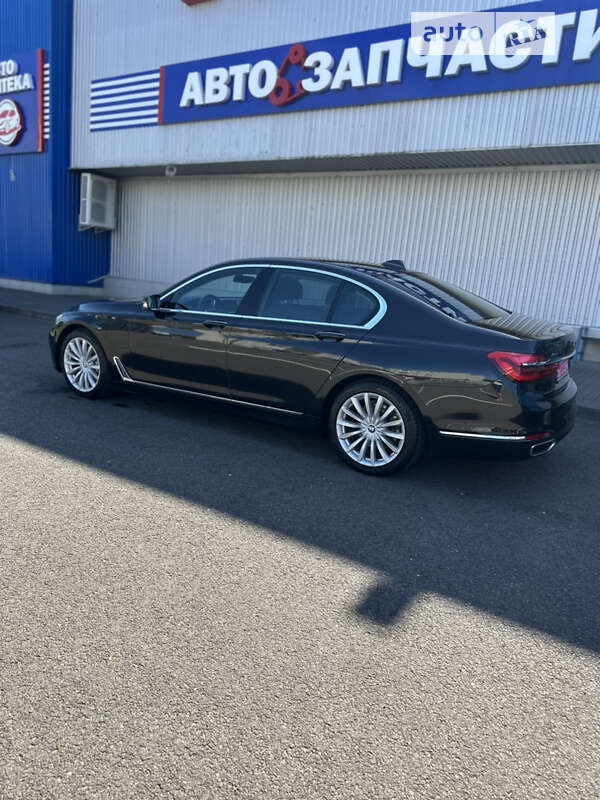 Седан BMW 7 Series 2016 в Ковелі