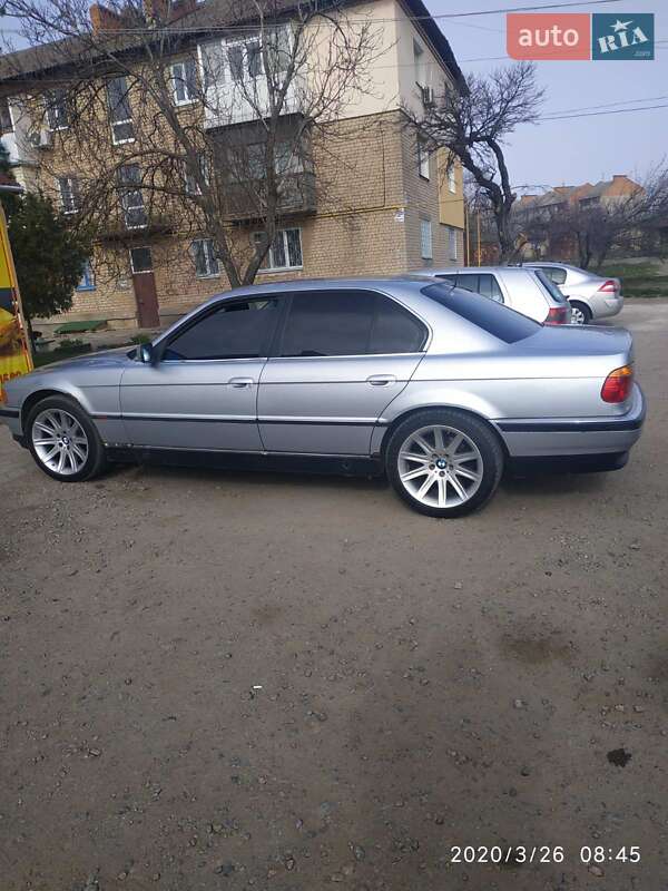 Седан BMW 7 Series 1997 в Днепре