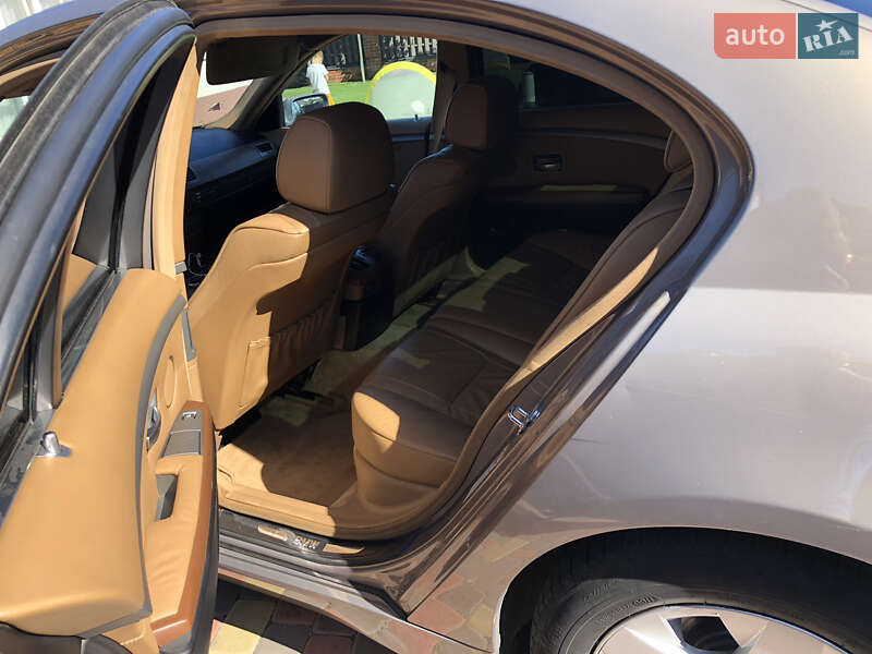 Седан BMW 7 Series 2004 в Києві