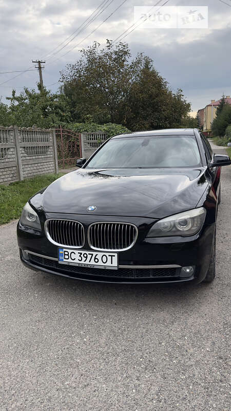 Седан BMW 7 Series 2012 в Львові