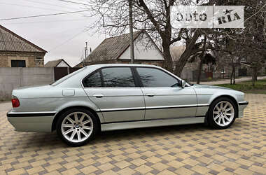 Седан BMW 7 Series 2001 в 