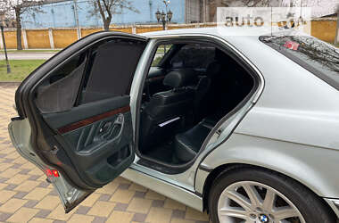 Седан BMW 7 Series 2001 в 
