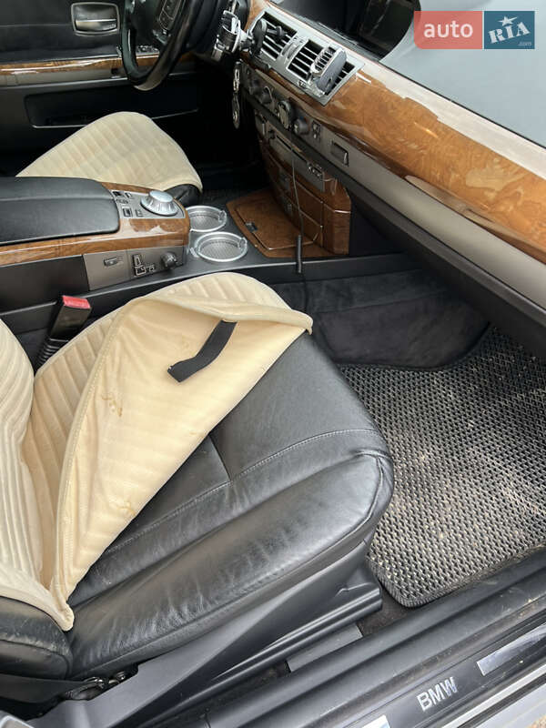 Седан BMW 7 Series 2004 в Самборі