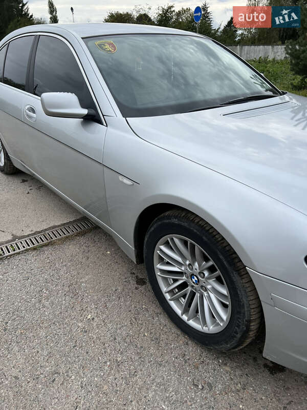 Седан BMW 7 Series 2004 в Самборі