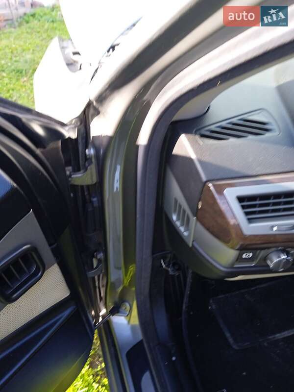 Седан BMW 7 Series 2002 в Львові