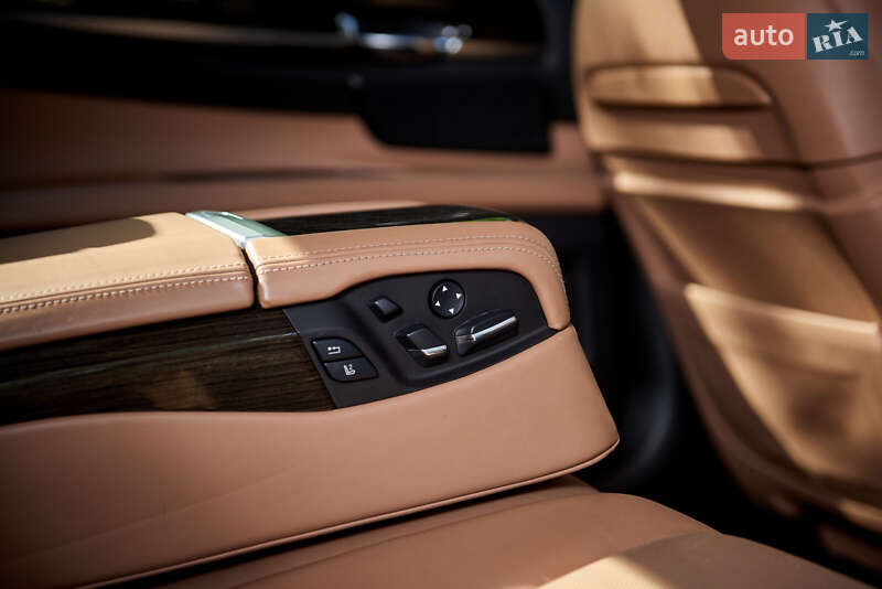 Седан BMW 7 Series 2013 в Києві