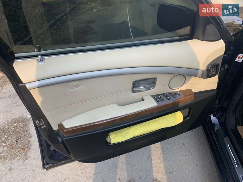 Седан BMW 7 Series 2005 в Тернополі