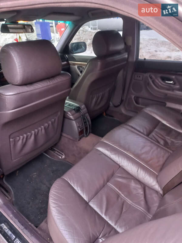 Седан BMW 7 Series 2000 в Маневичах