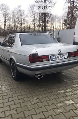 Седан BMW 7 Series 1993 в Новоселице