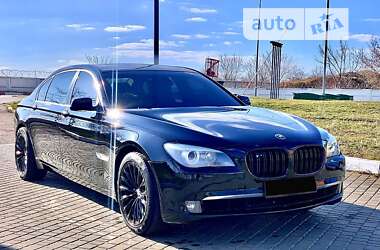 Седан BMW 7 Series 2011 в Львові