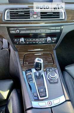 Седан BMW 7 Series 2011 в Львові