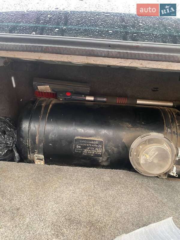 Седан BMW 7 Series 1989 в Киеве