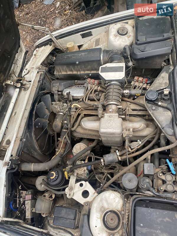 Седан BMW 7 Series 1989 в Киеве