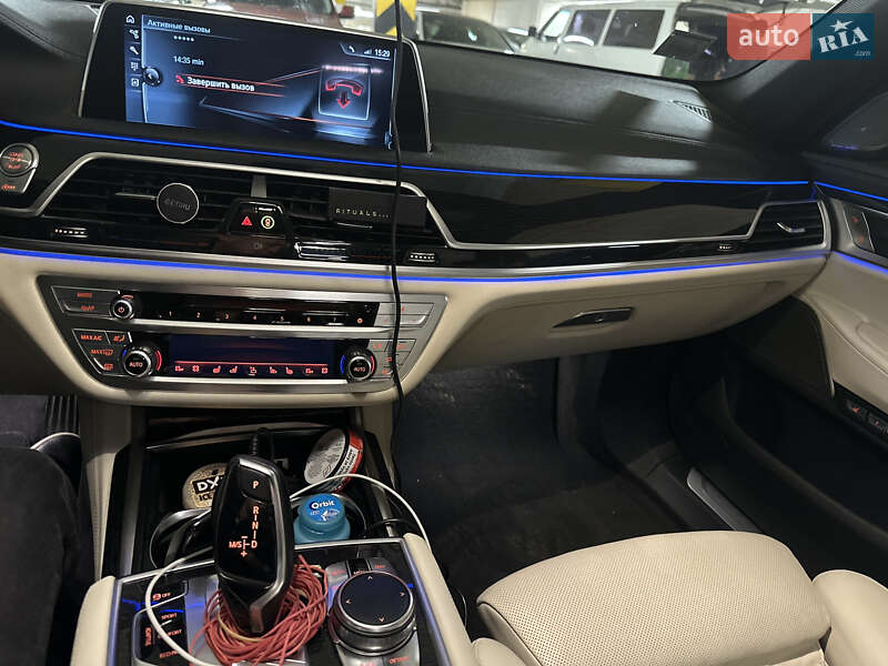 Седан BMW 7 Series 2015 в Ужгороде