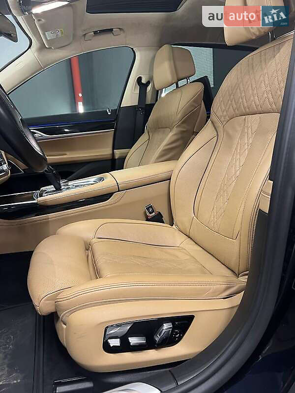 Седан BMW 7 Series 2017 в Одессе
