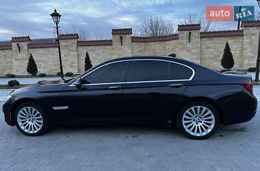 Седан BMW 7 Series 2013 в Измаиле