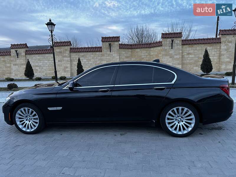 Седан BMW 7 Series 2013 в Измаиле