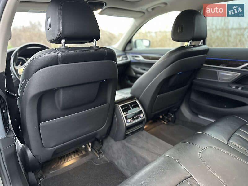 Седан BMW 7 Series 2017 в Одессе