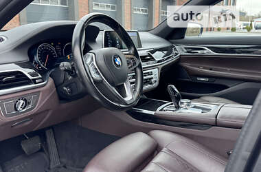 Седан BMW 7 Series 2016 в Черновцах