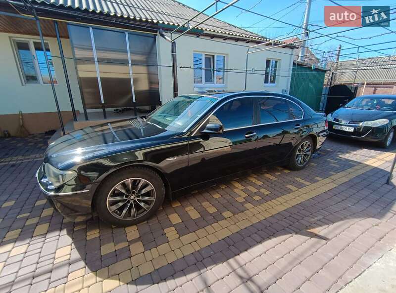 Седан BMW 7 Series 2003 в Первомайске