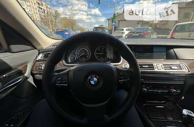 Седан BMW 7 Series 2010 в Львові