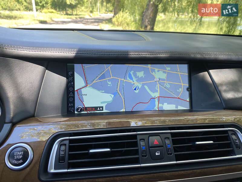 Седан BMW 7 Series 2011 в Ровно